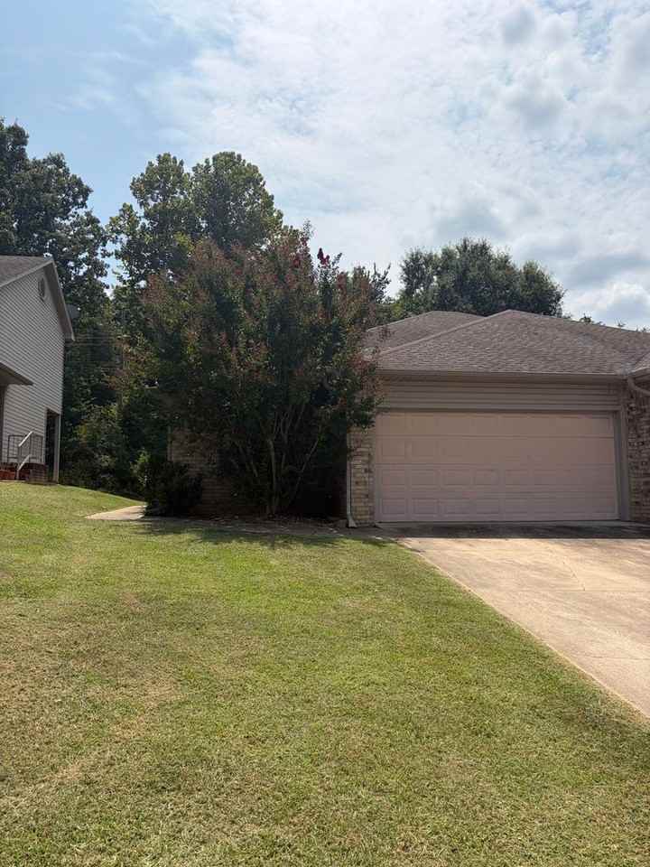 1115 Grinnel Cir #B - Photo 2 of 13