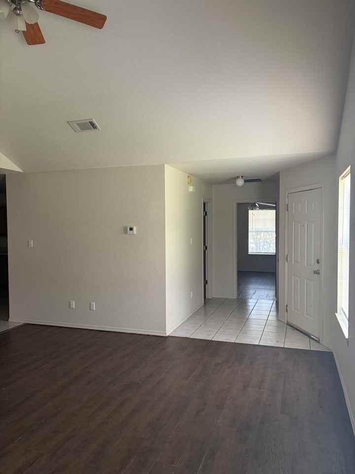 1115 Grinnel Cir #B - Photo 5 of 13