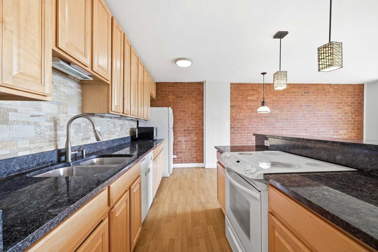 1800 Jefferson Park Ave #912 - Photo 2 of 20