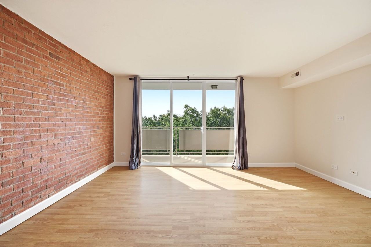 1800 Jefferson Park Ave #912 - Photo 4 of 20