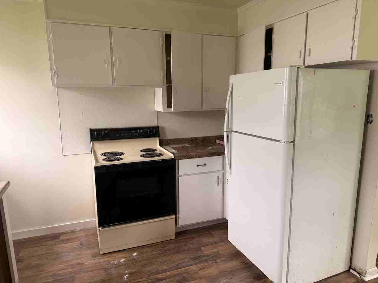 82 Spruce St - Photo 5 of 8