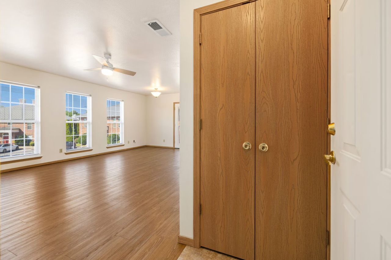 Robinson Park Apartments - Photo 6 of 17