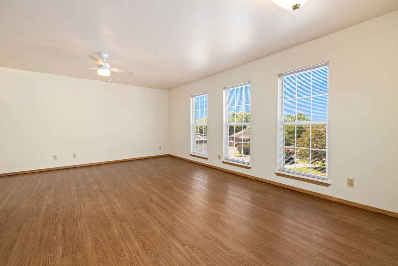 Robinson Park Apartments - Photo 7 of 17