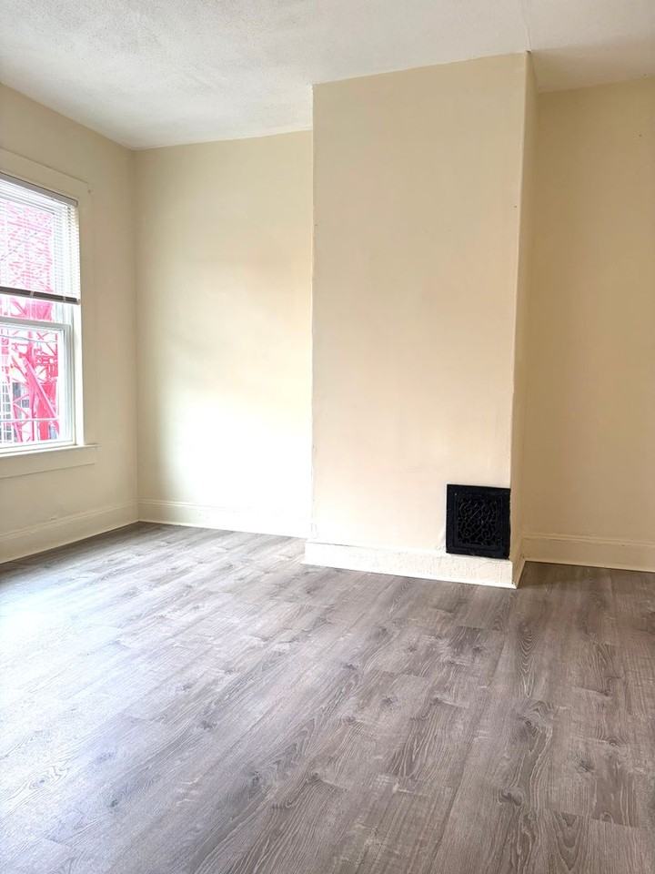 20 Blaine St - Photo 5 of 6