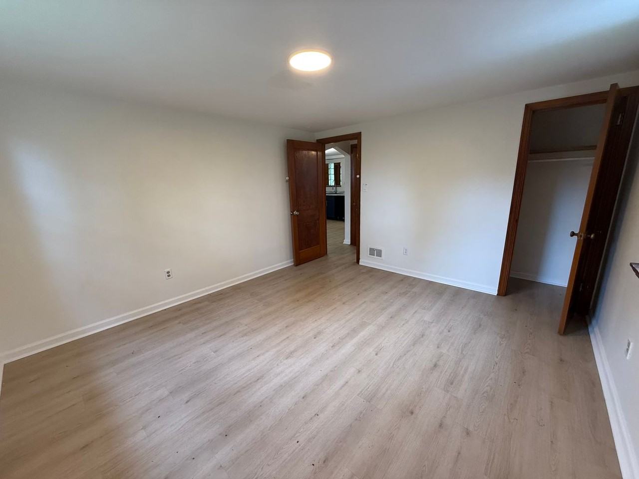 509 Oak St - Photo 7 of 9