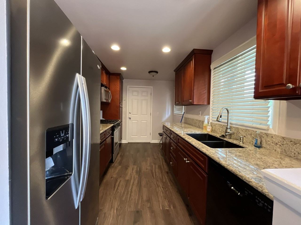 730 Se 143rd Ave - Photo 4 of 32