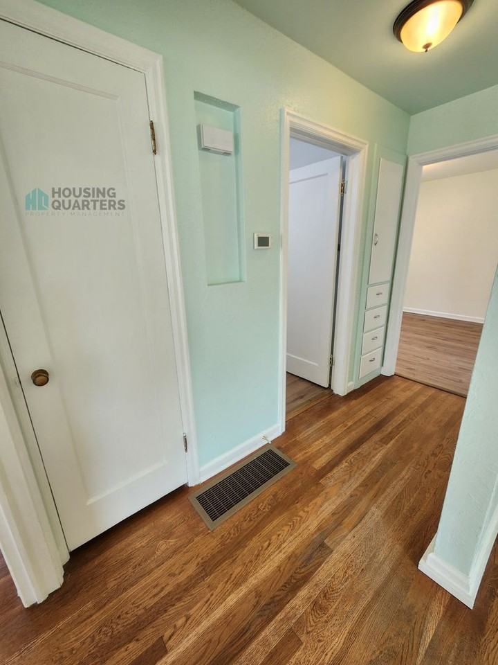4120 W Sanson Ave - Photo 3 of 18
