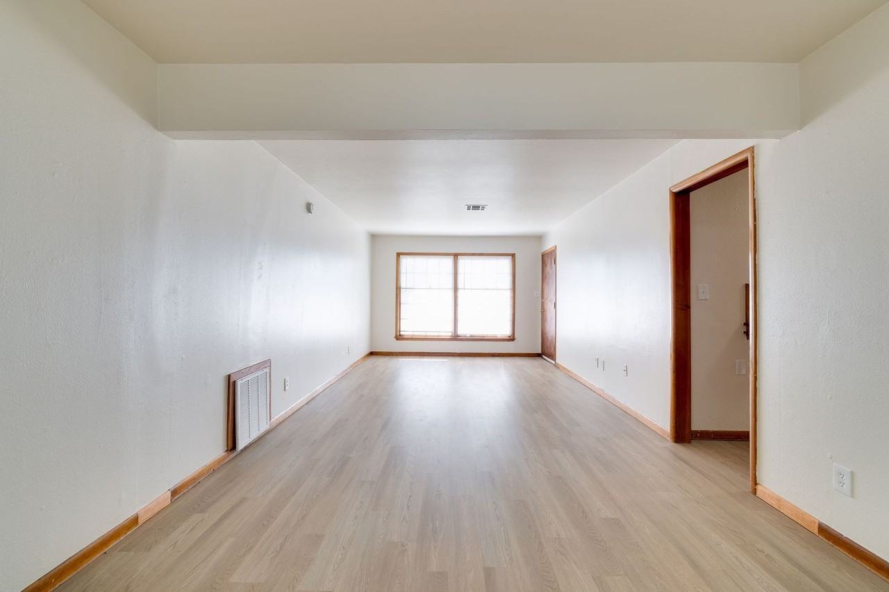 1501 Sw 66th St - Photo 6 of 19