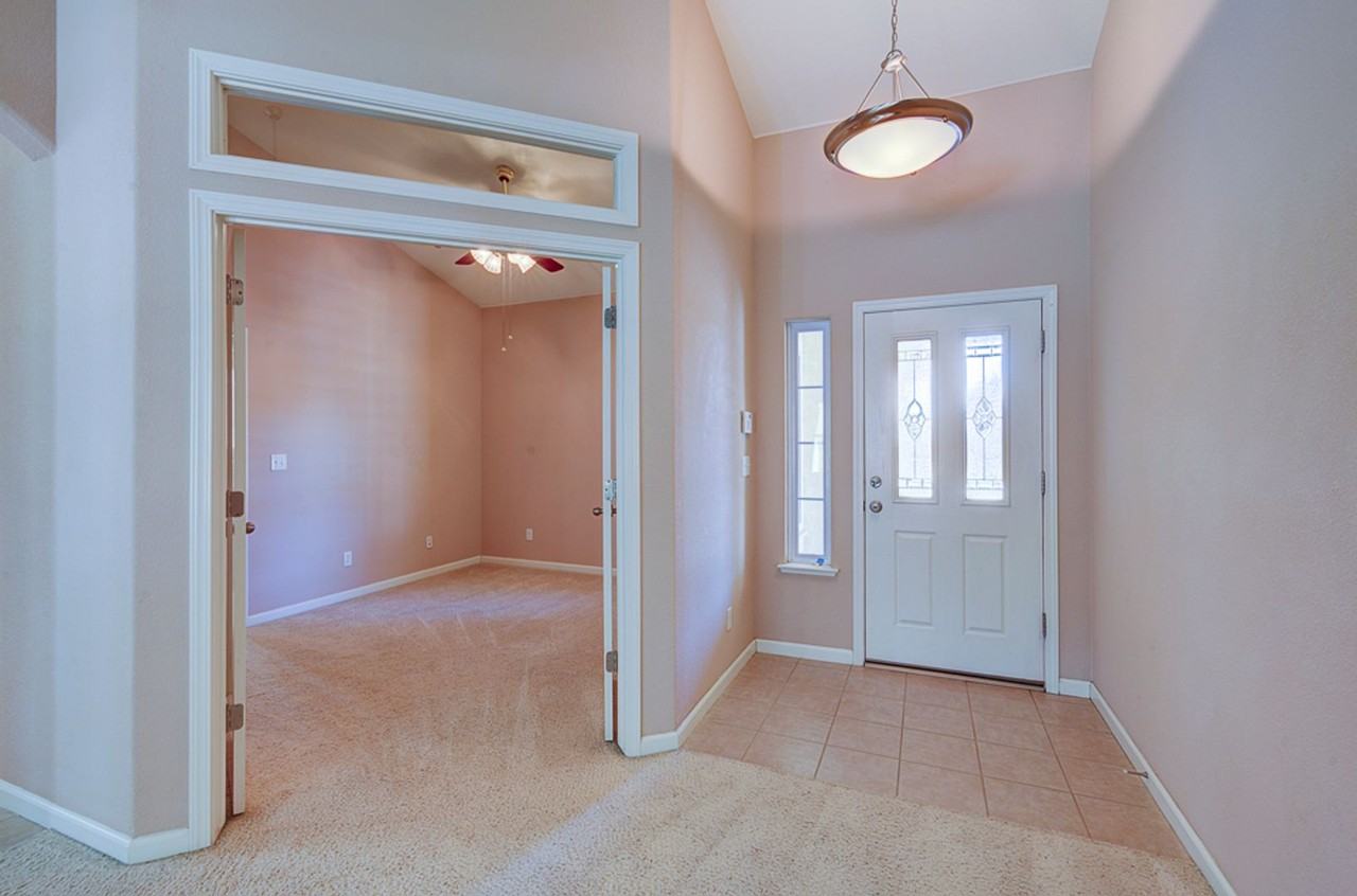 1927 N Karen Ave - Photo 3 of 21