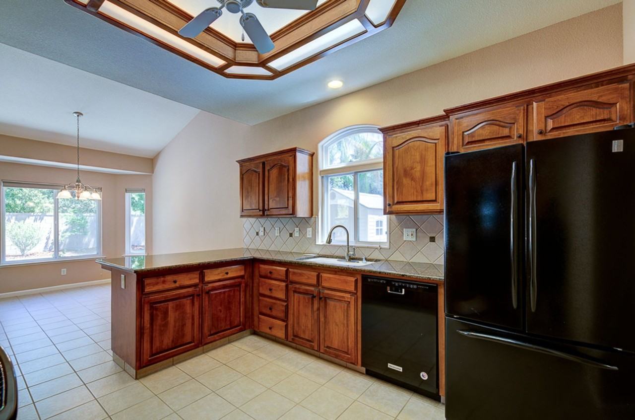 1927 N Karen Ave - Photo 7 of 21