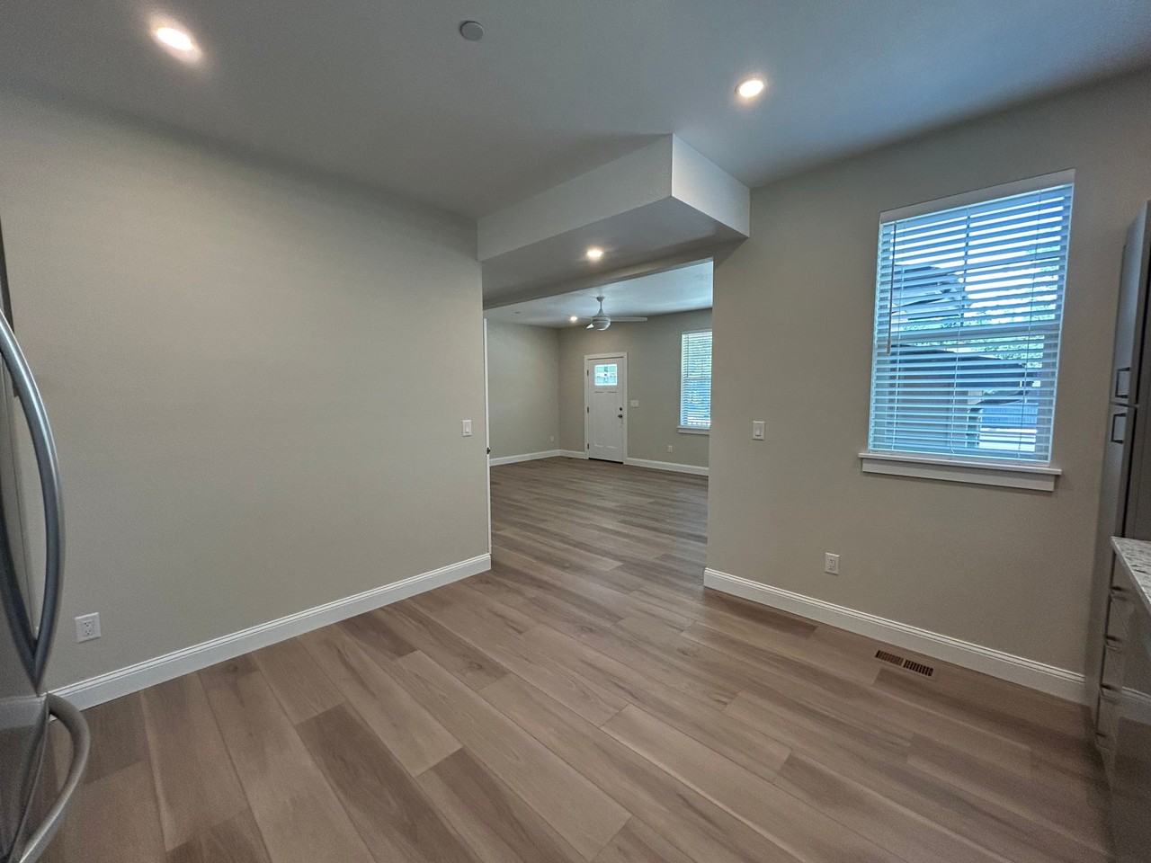 536 East Mulberry St - Photo 6 of 29
