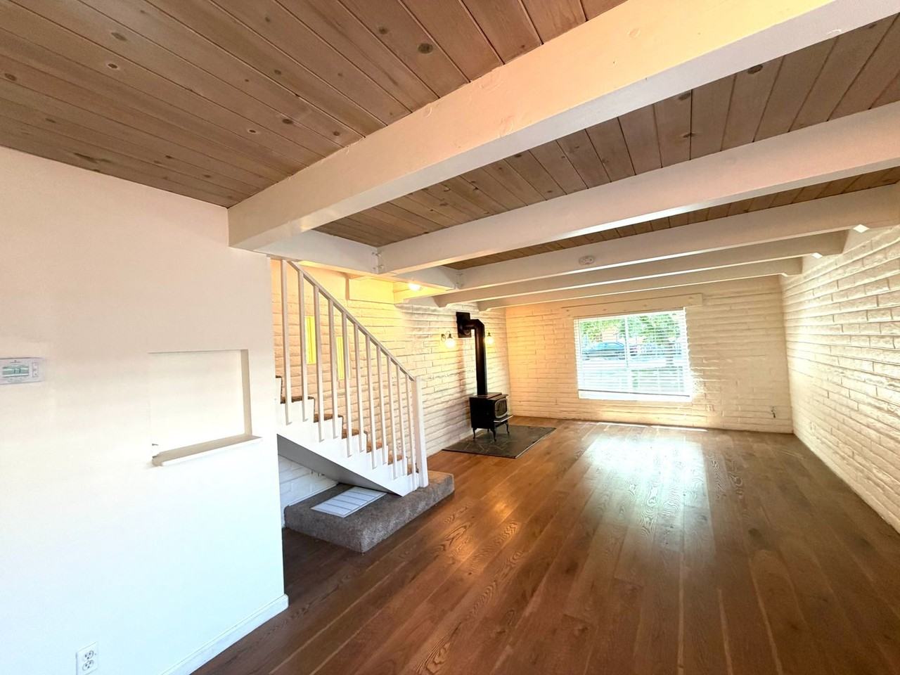 615 11th St - Photo 2 of 45