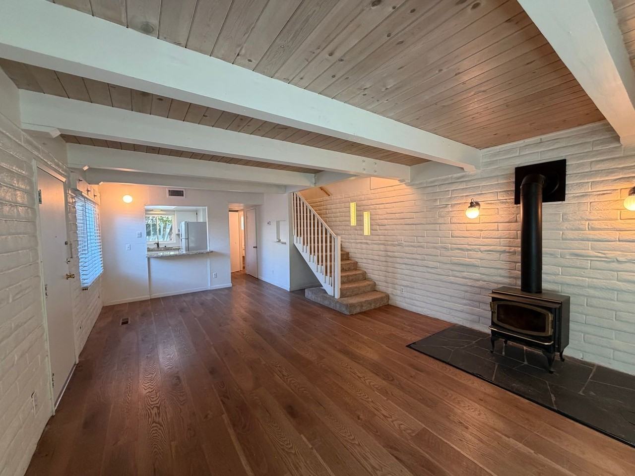 615 11th St - Photo 3 of 45
