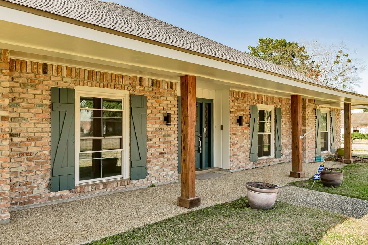4204 Pine Park Dr - Photo 3 of 37