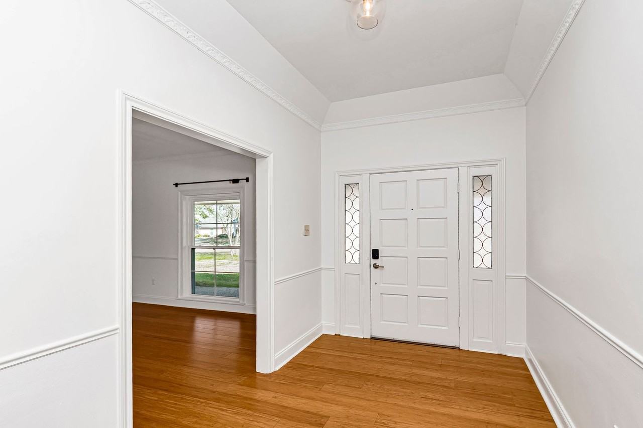 4204 Pine Park Dr - Photo 5 of 37