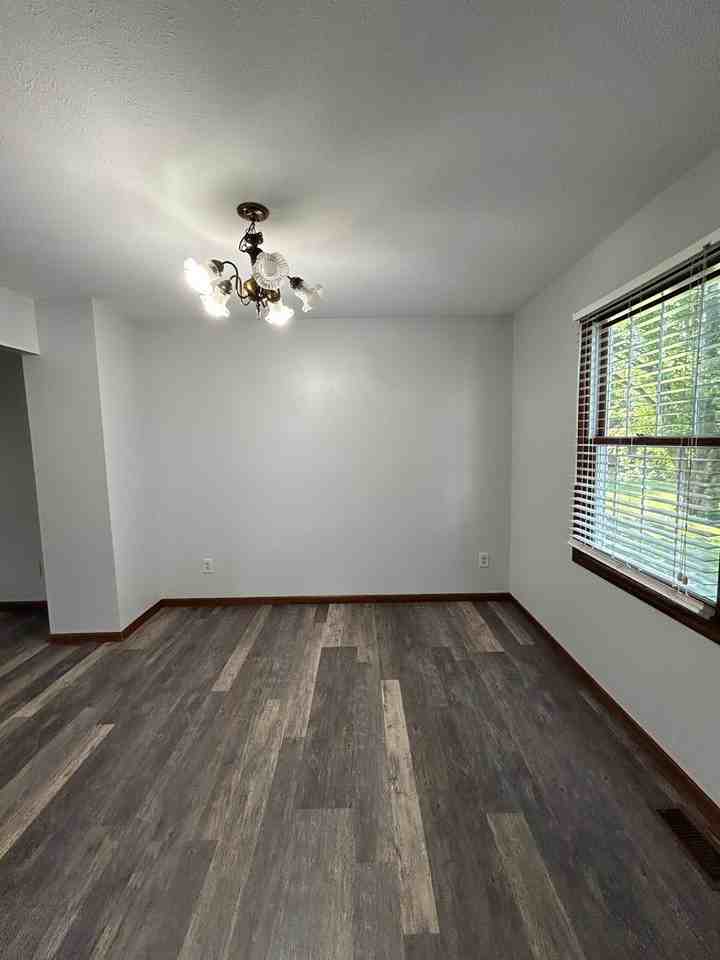 8659 Groveside Dr - Photo 4 of 50