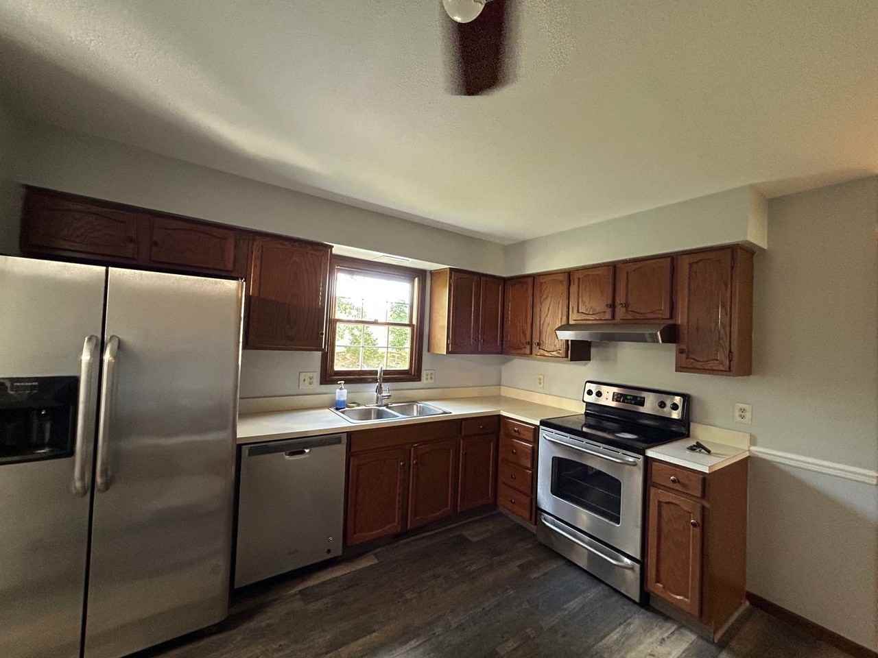 8659 Groveside Dr - Photo 6 of 50