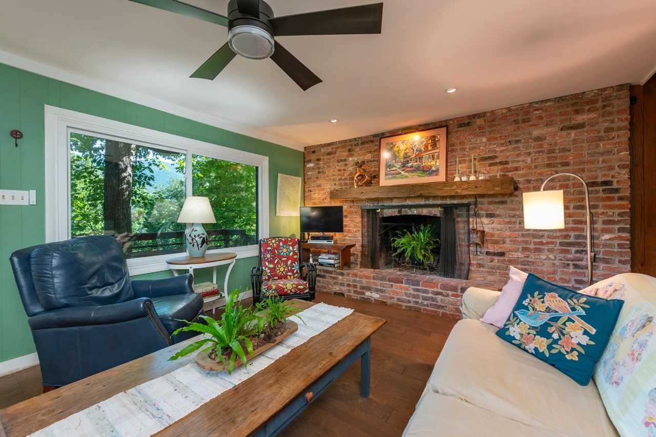 334 334 Chapman Rd - Photo 5 of 24