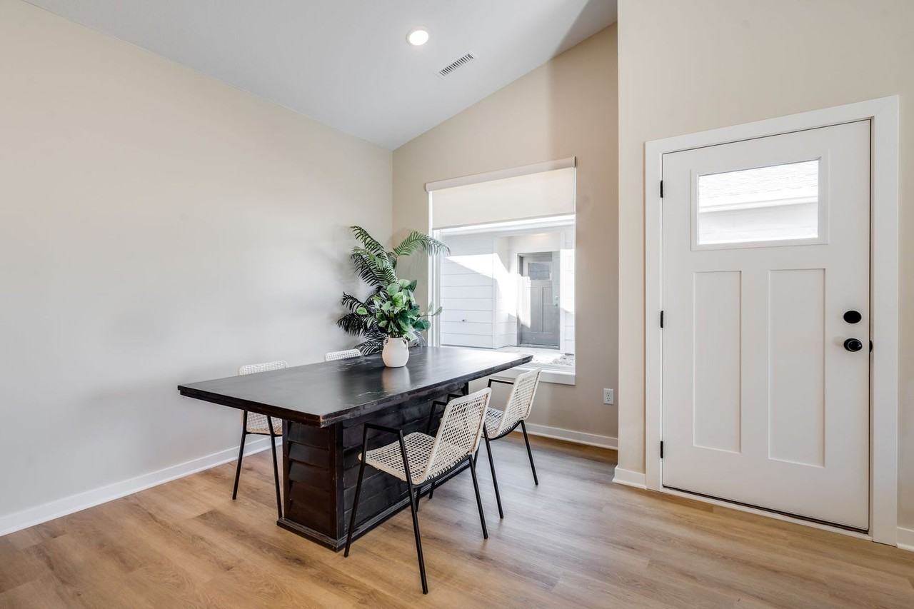 3867 W Longleaf St - Photo 4 of 13