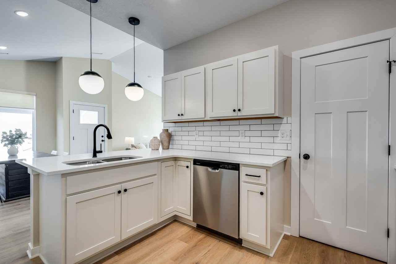 3867 W Longleaf St - Photo 6 of 13