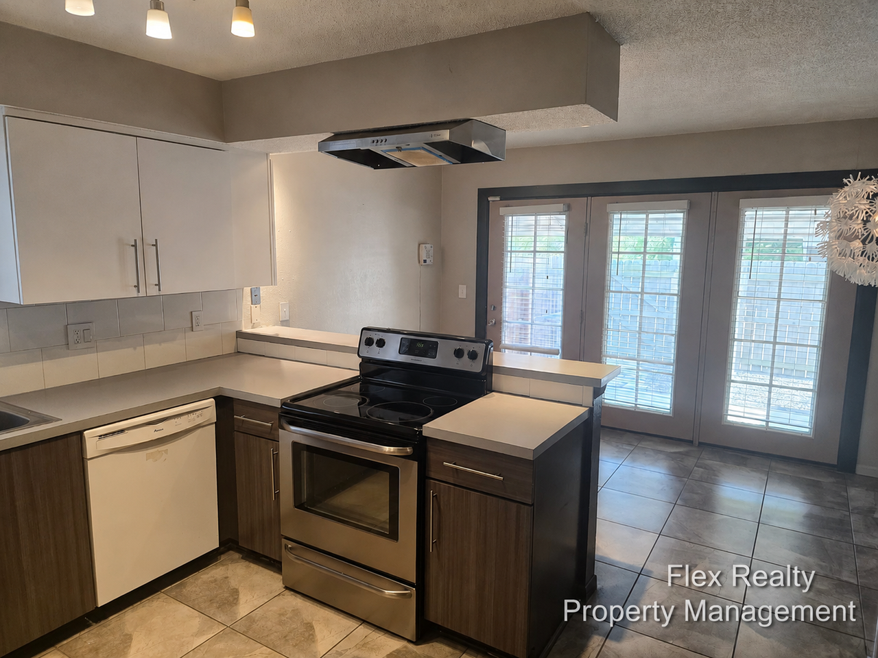 5809 Ryewyck Dr - Photo 3 of 17