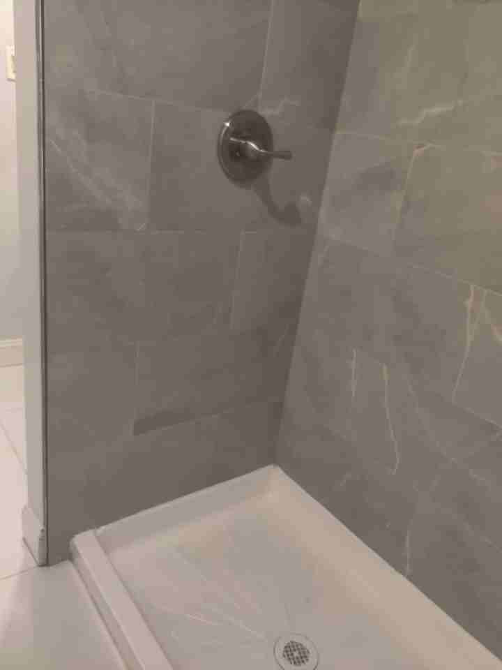 6401 Saybrook Ave - Photo 2 of 6