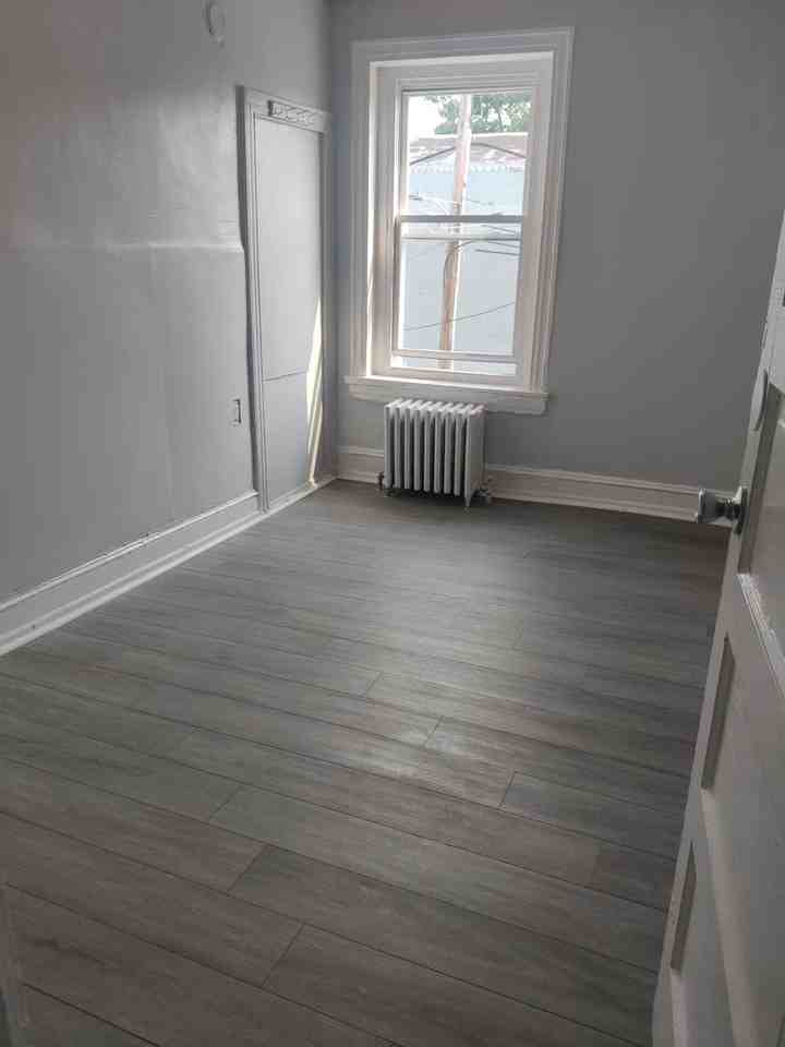6401 Saybrook Ave - Photo 3 of 6