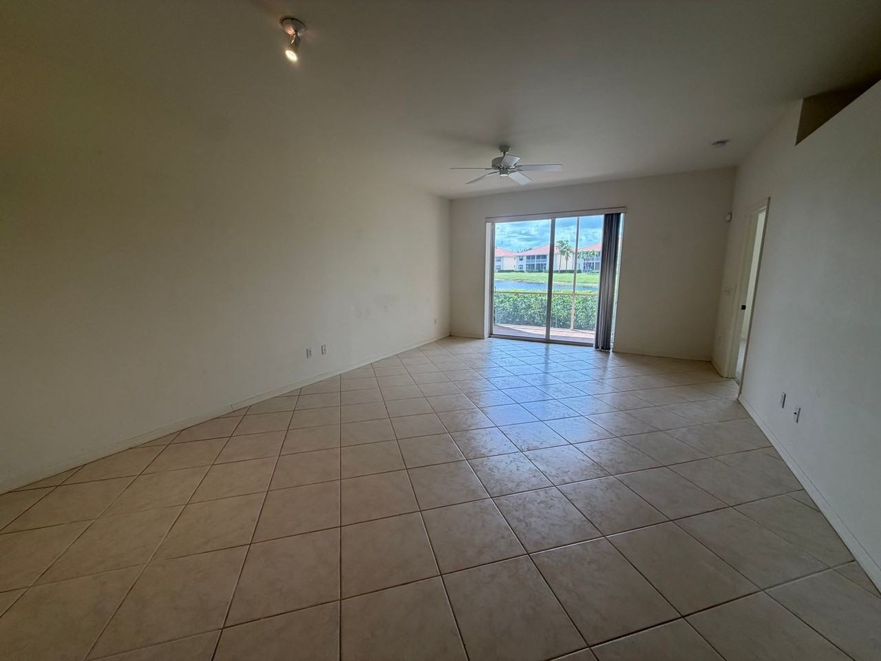330 Robin Hood Cir - Photo 3 of 26