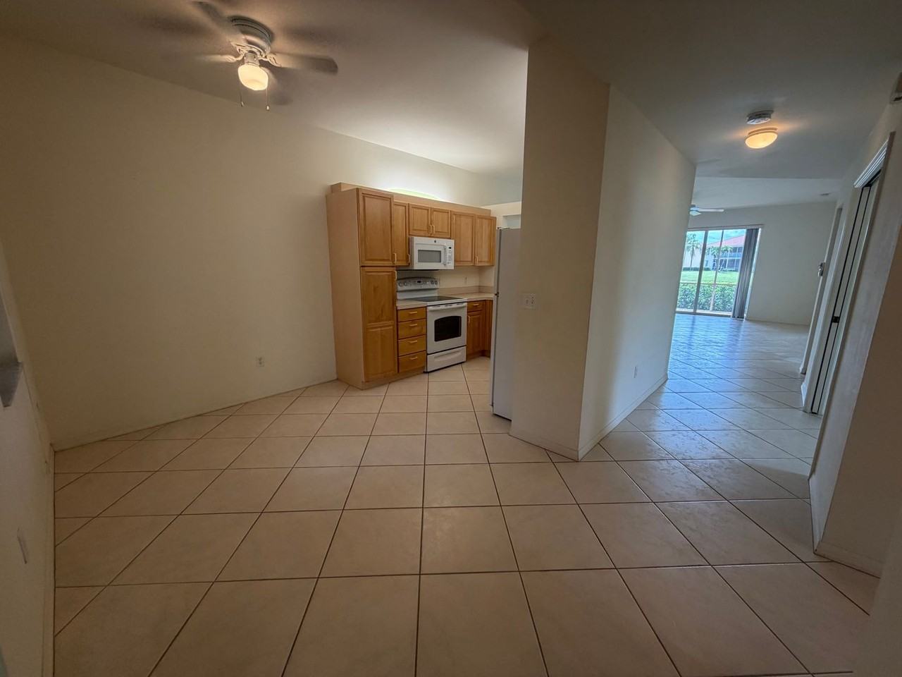 330 Robin Hood Cir - Photo 5 of 26