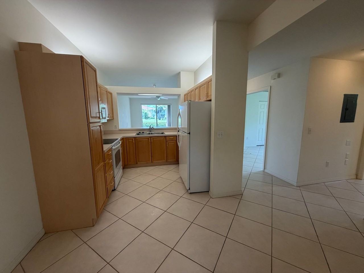 330 Robin Hood Cir - Photo 6 of 26