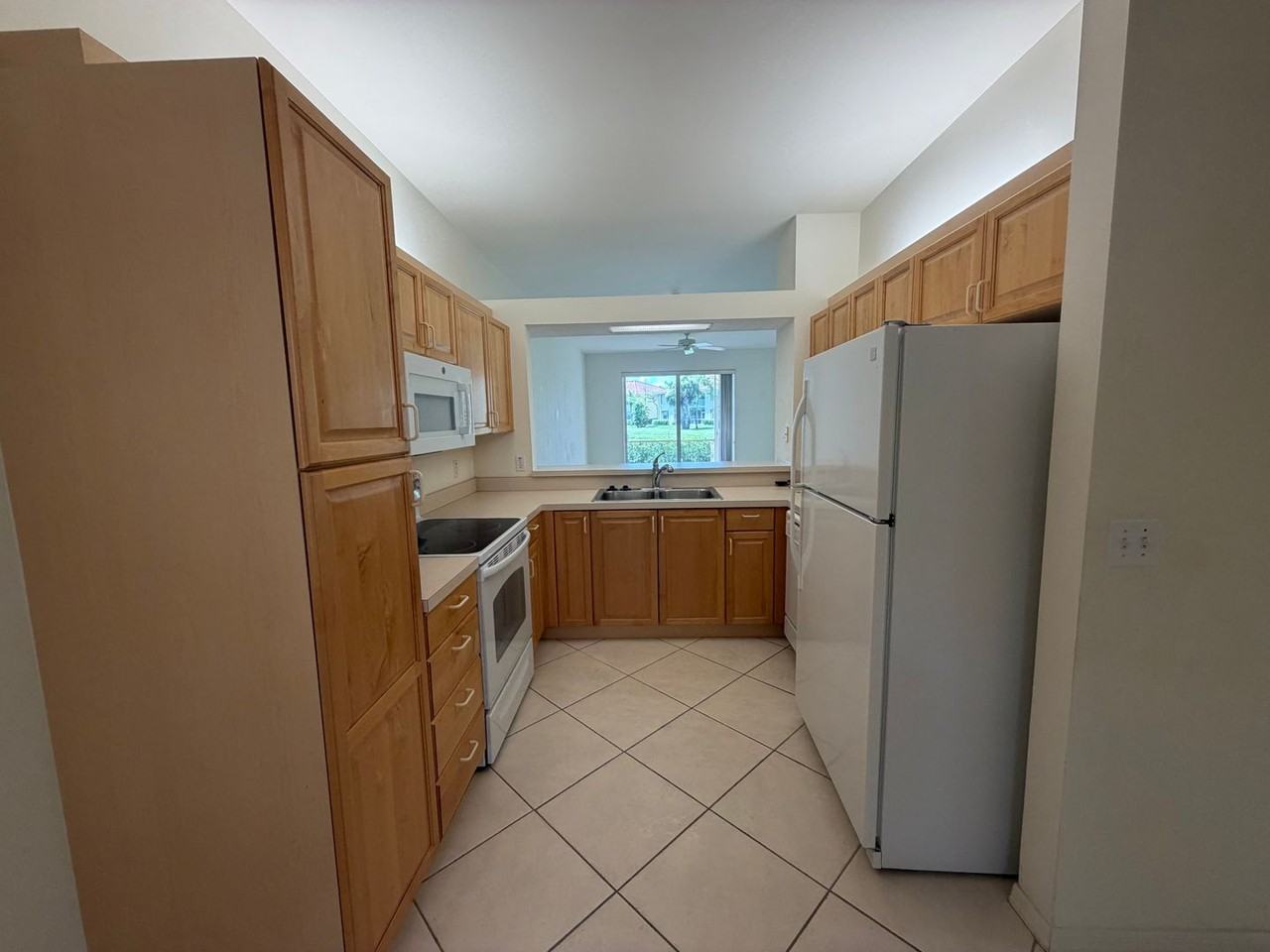 330 Robin Hood Cir - Photo 7 of 26