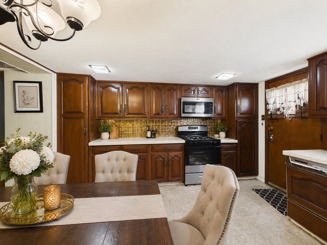 1014 Montrose St - Photo 6 of 17