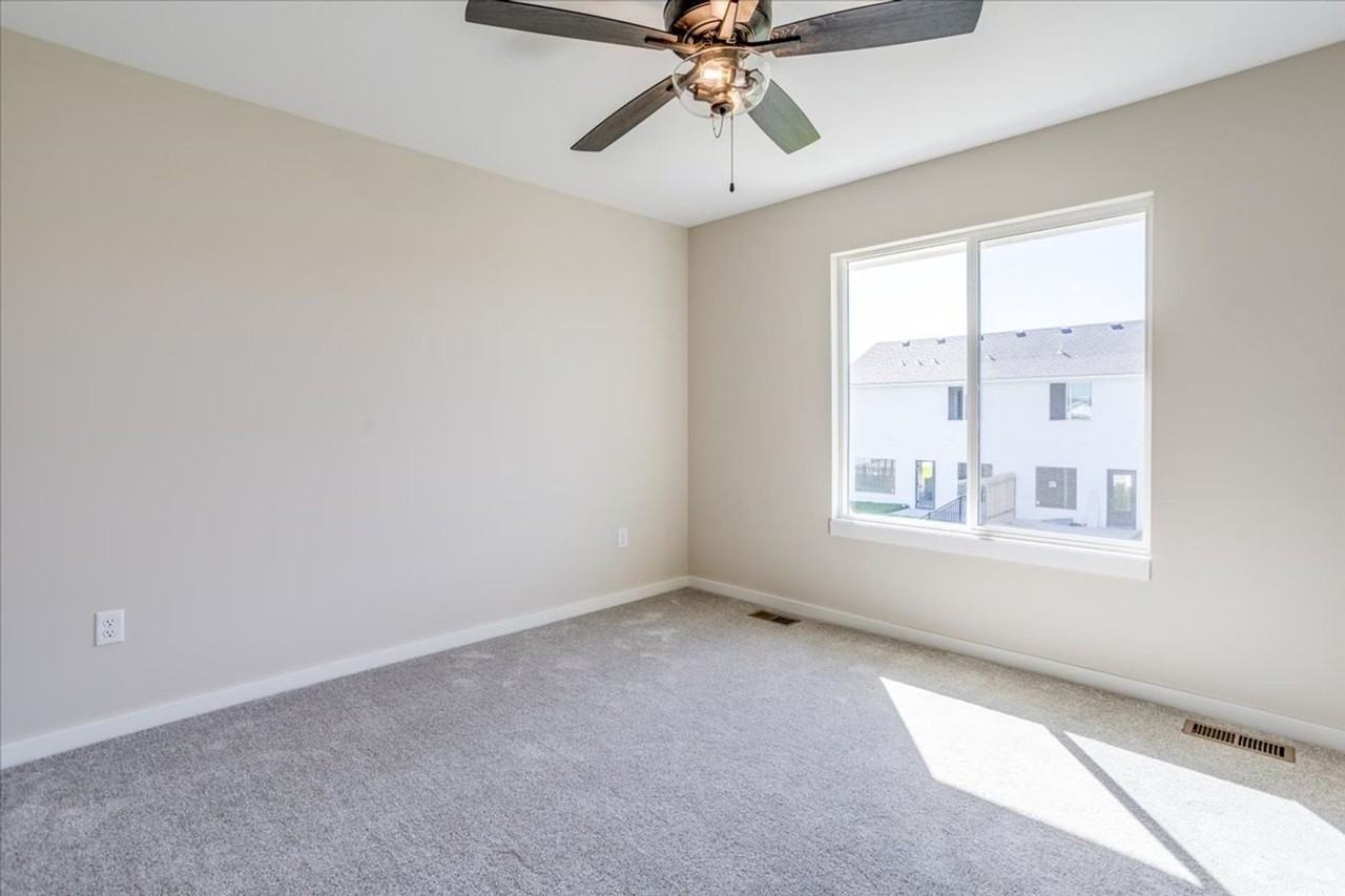 3861 W Longleaf St - Photo 6 of 16