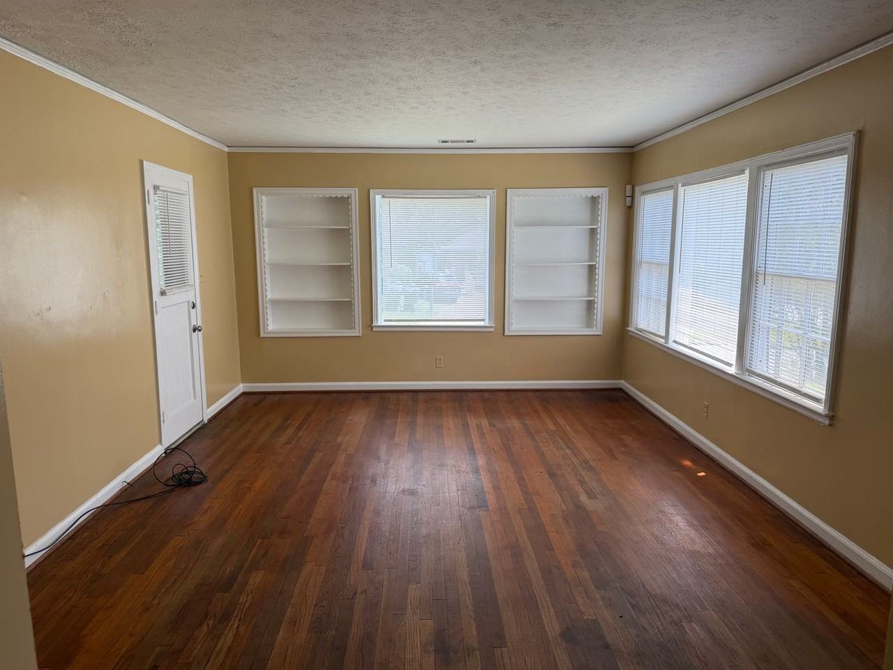 2331 Amos St - Photo 2 of 15