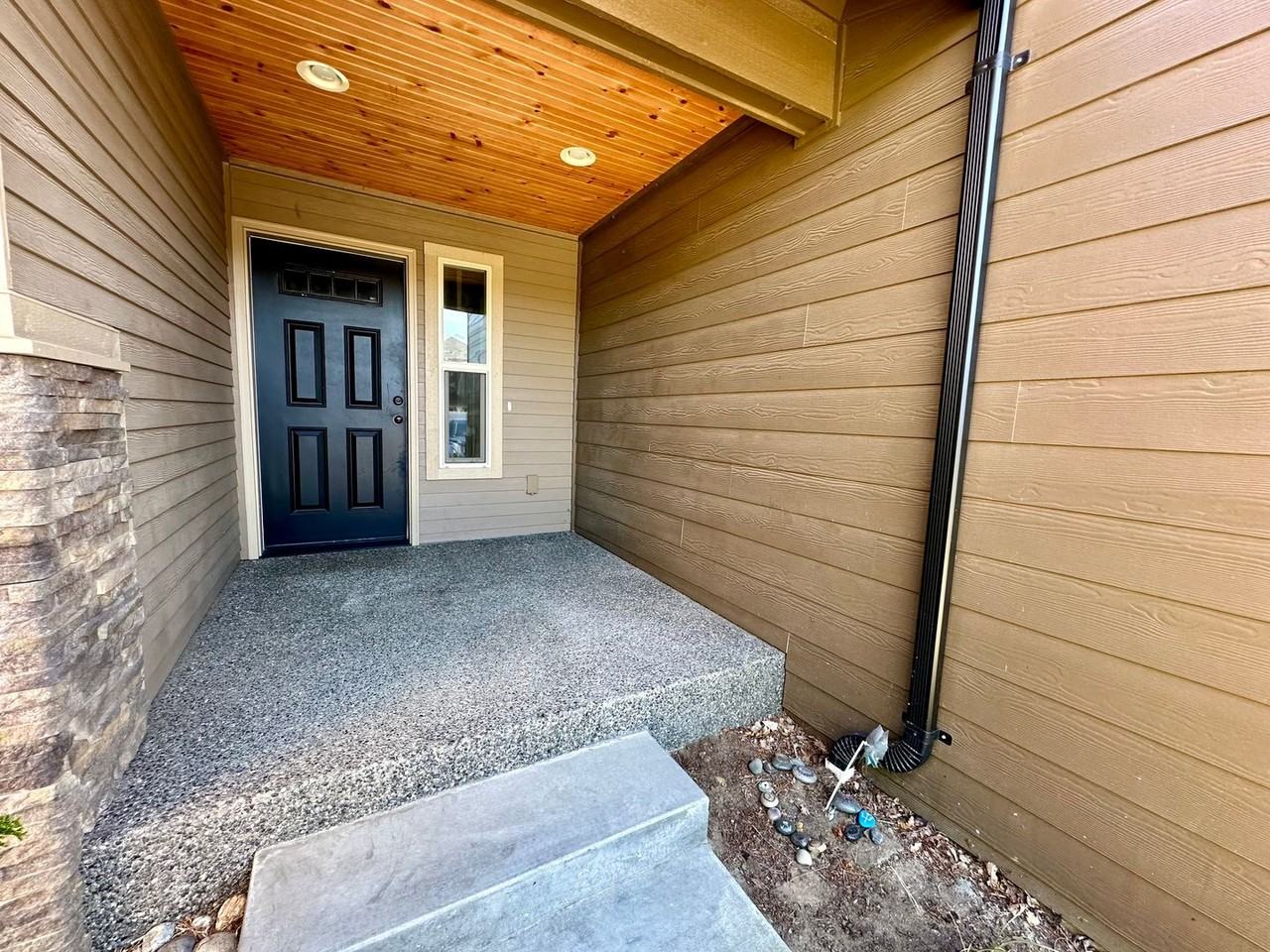 5831 Pioneer Ridge Pl - Photo 2 of 24