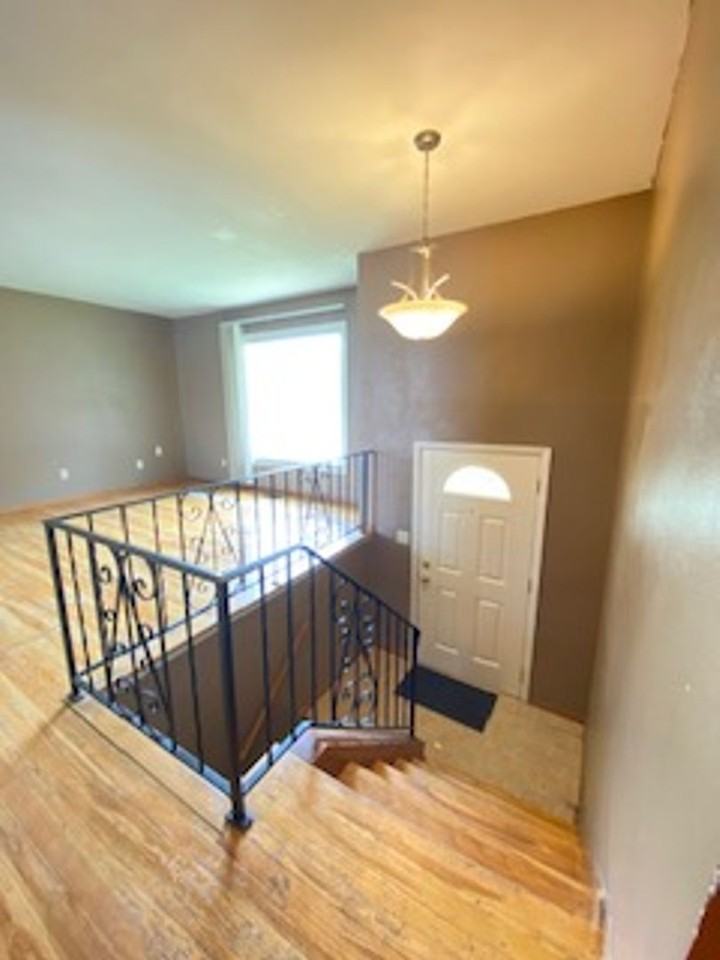 2637 Frances Ave - Photo 2 of 31