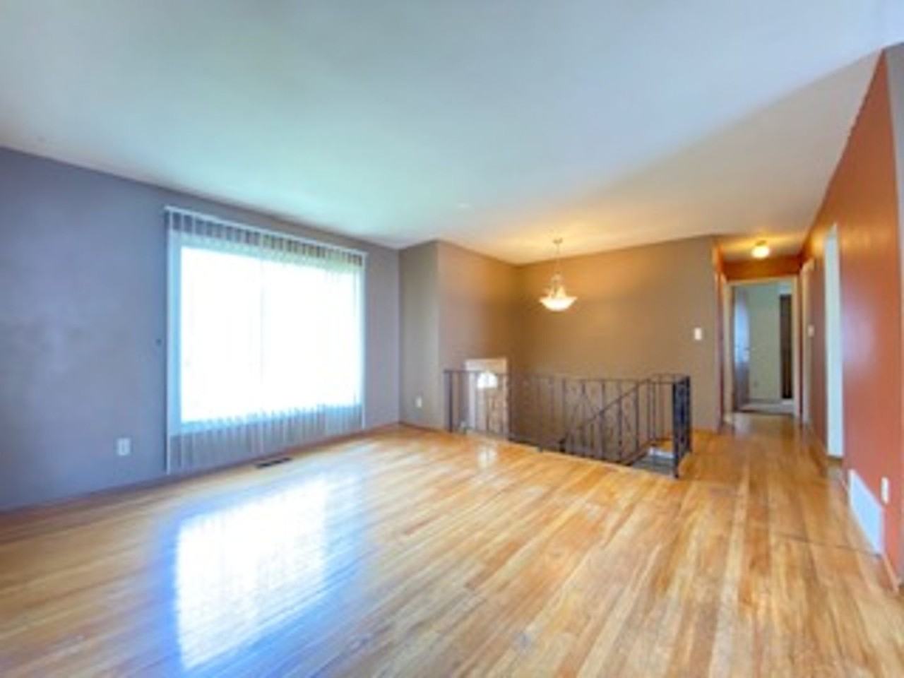 2637 Frances Ave - Photo 4 of 31