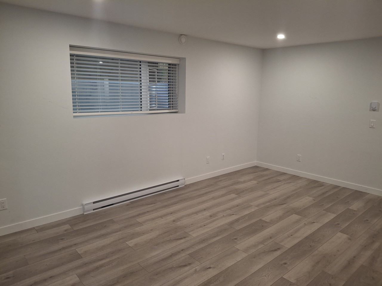 20475 76A Avenue - Photo 4 of 7