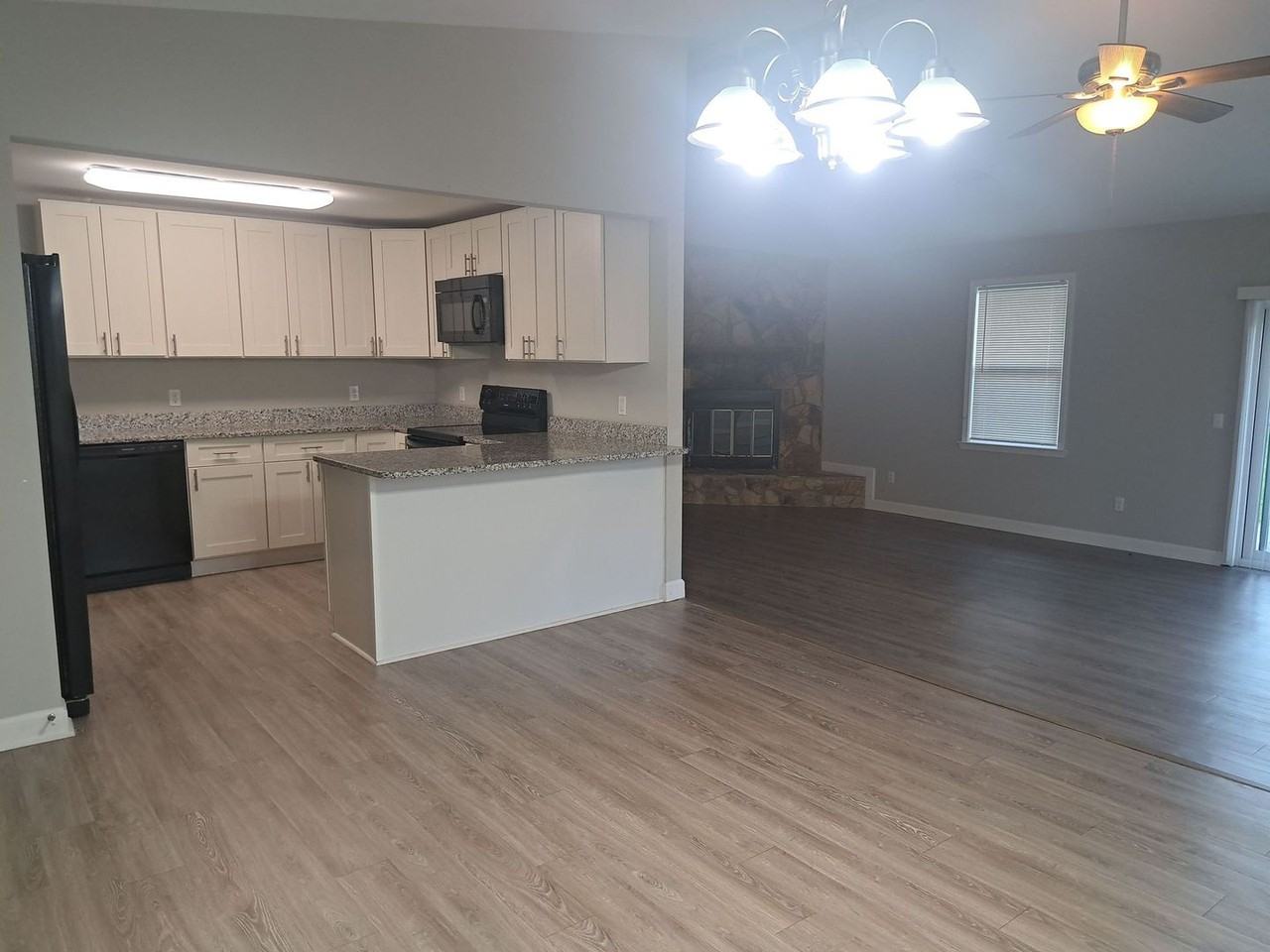 5921 Howard Rd - Photo 3 of 26