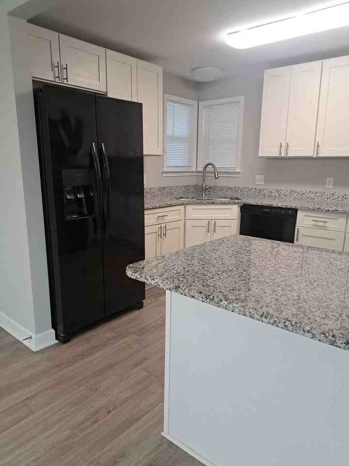 5921 Howard Rd - Photo 4 of 26