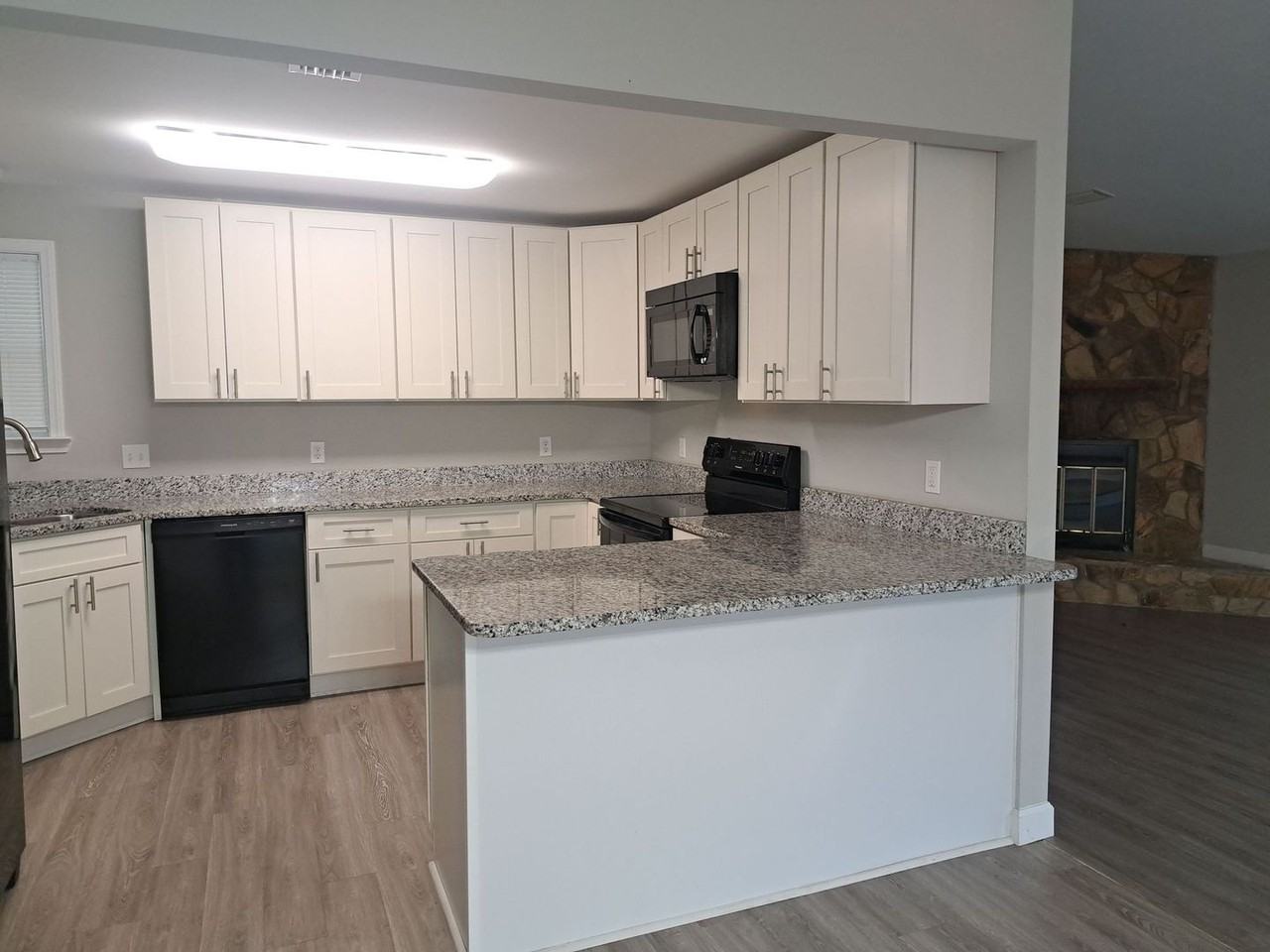5921 Howard Rd - Photo 5 of 26