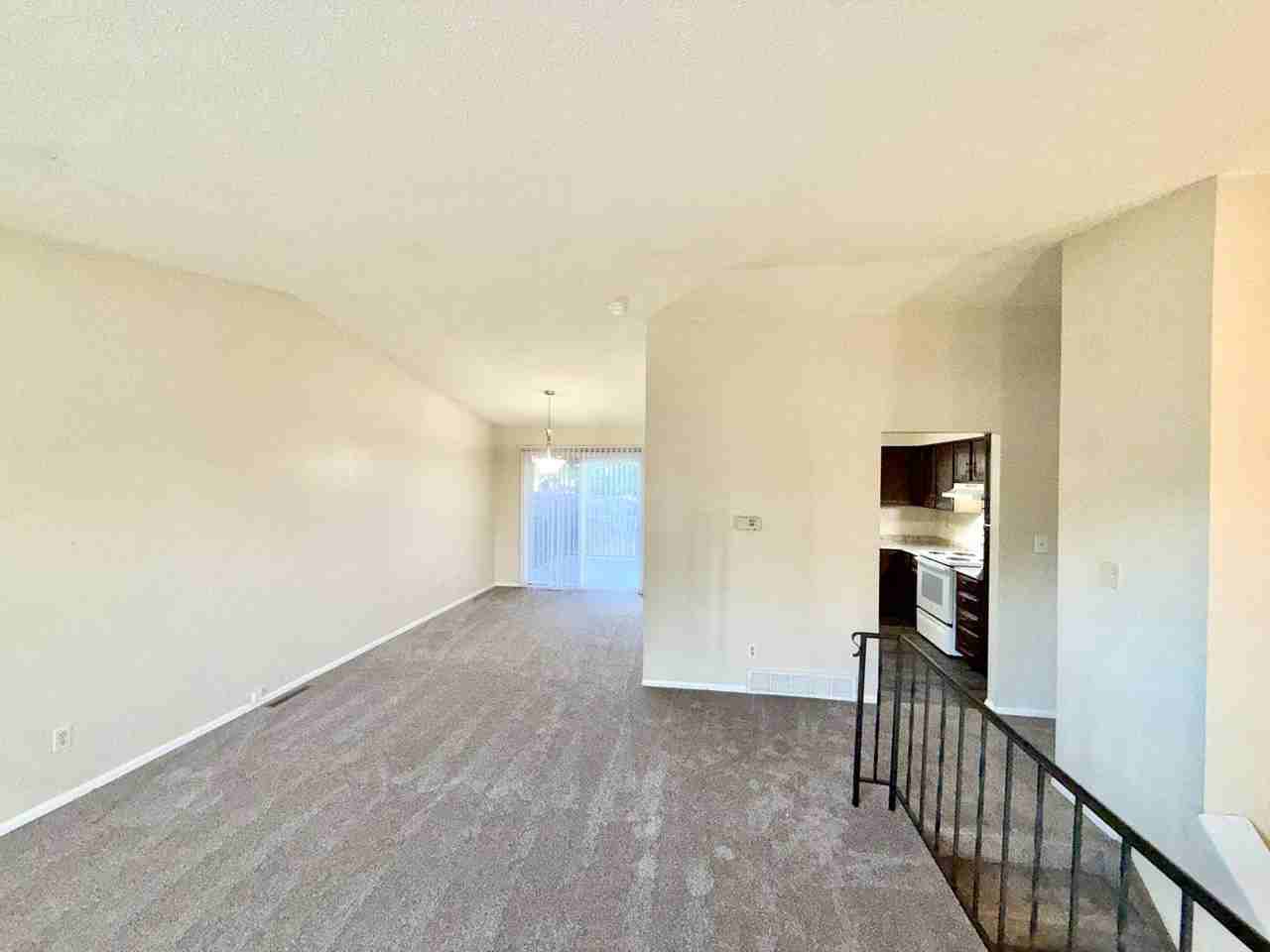 2945 Del Rey Plz - Photo 2 of 14