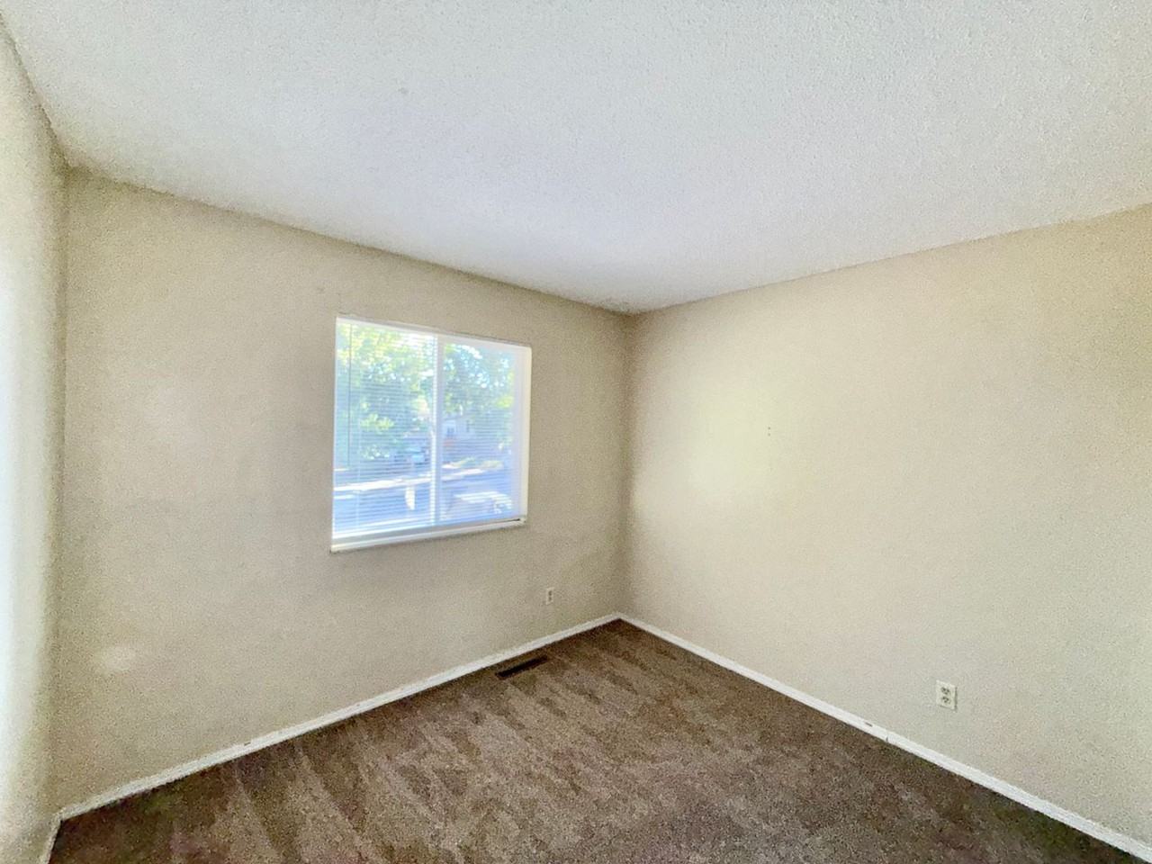 2945 Del Rey Plz - Photo 7 of 14