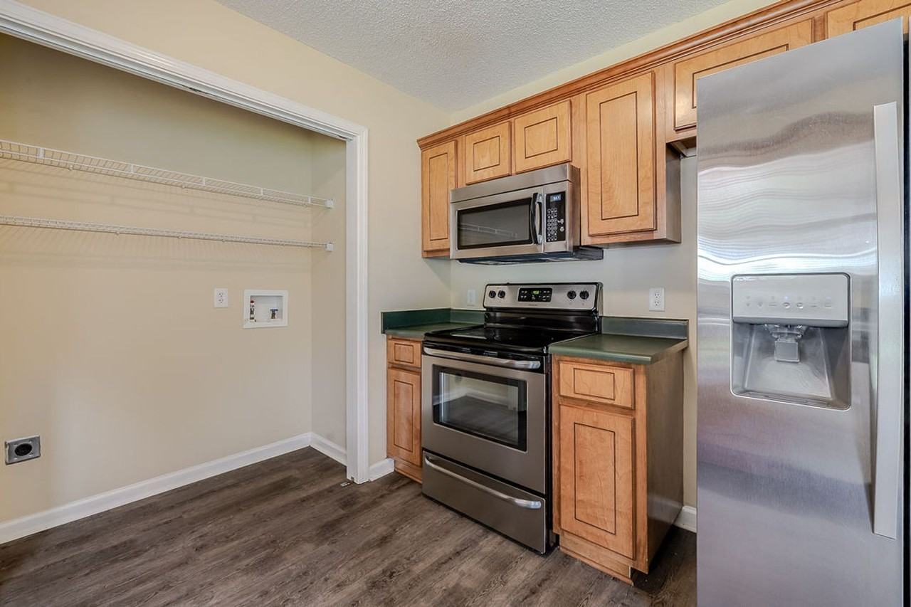 106 Mustang Dr - Photo 2 of 27