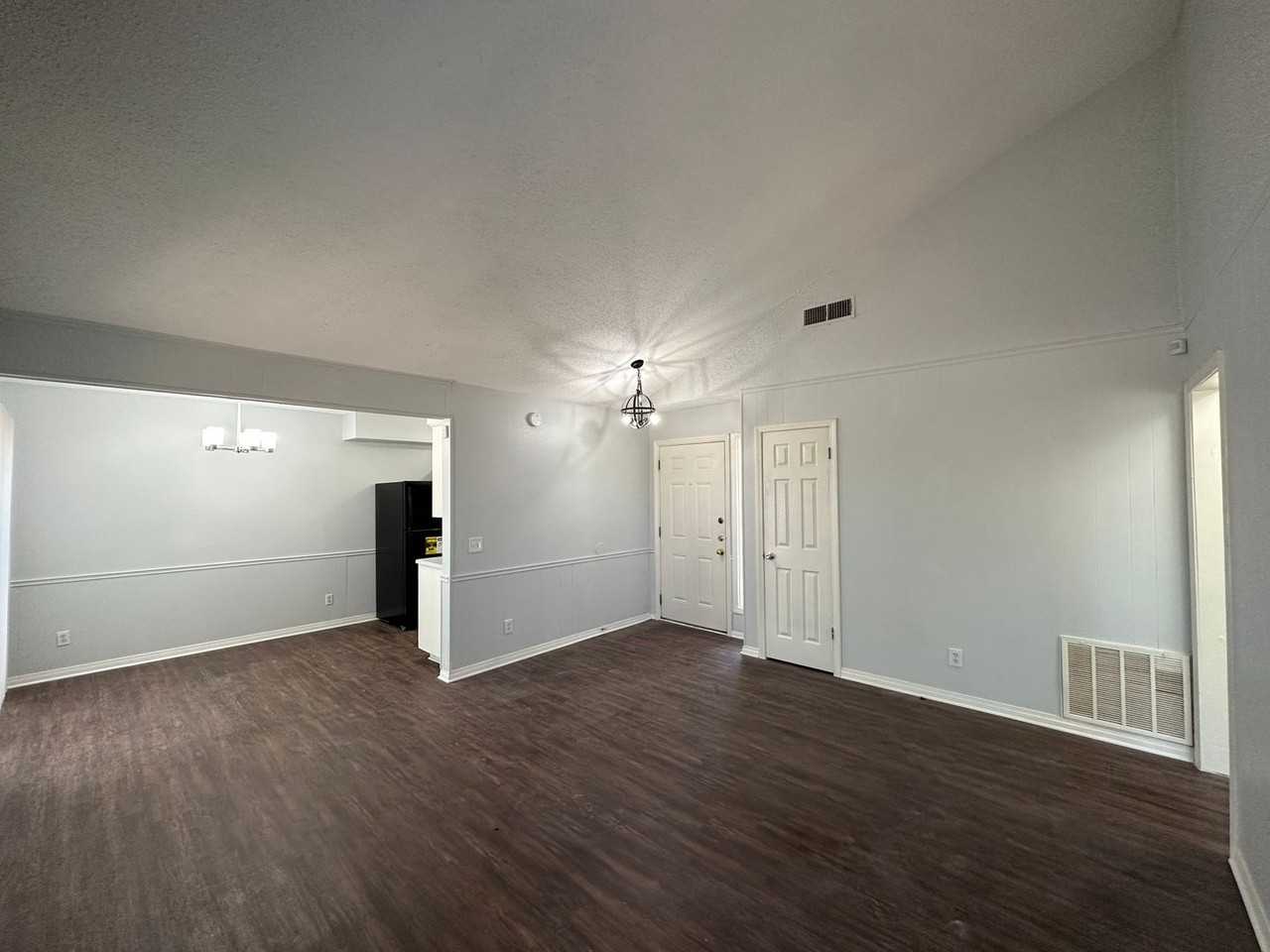 5601B Purple Sage Dr - Photo 4 of 17