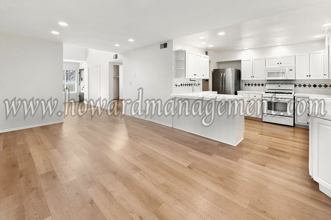 4605 Maytime Ln - Photo 5 of 20