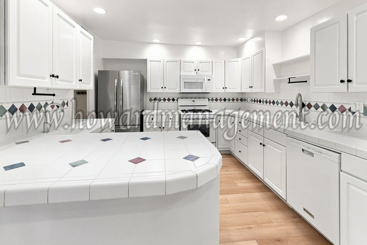 4605 Maytime Ln - Photo 7 of 20