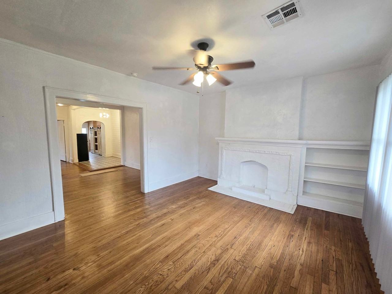 2203 N Barnes Ave - Photo 2 of 16
