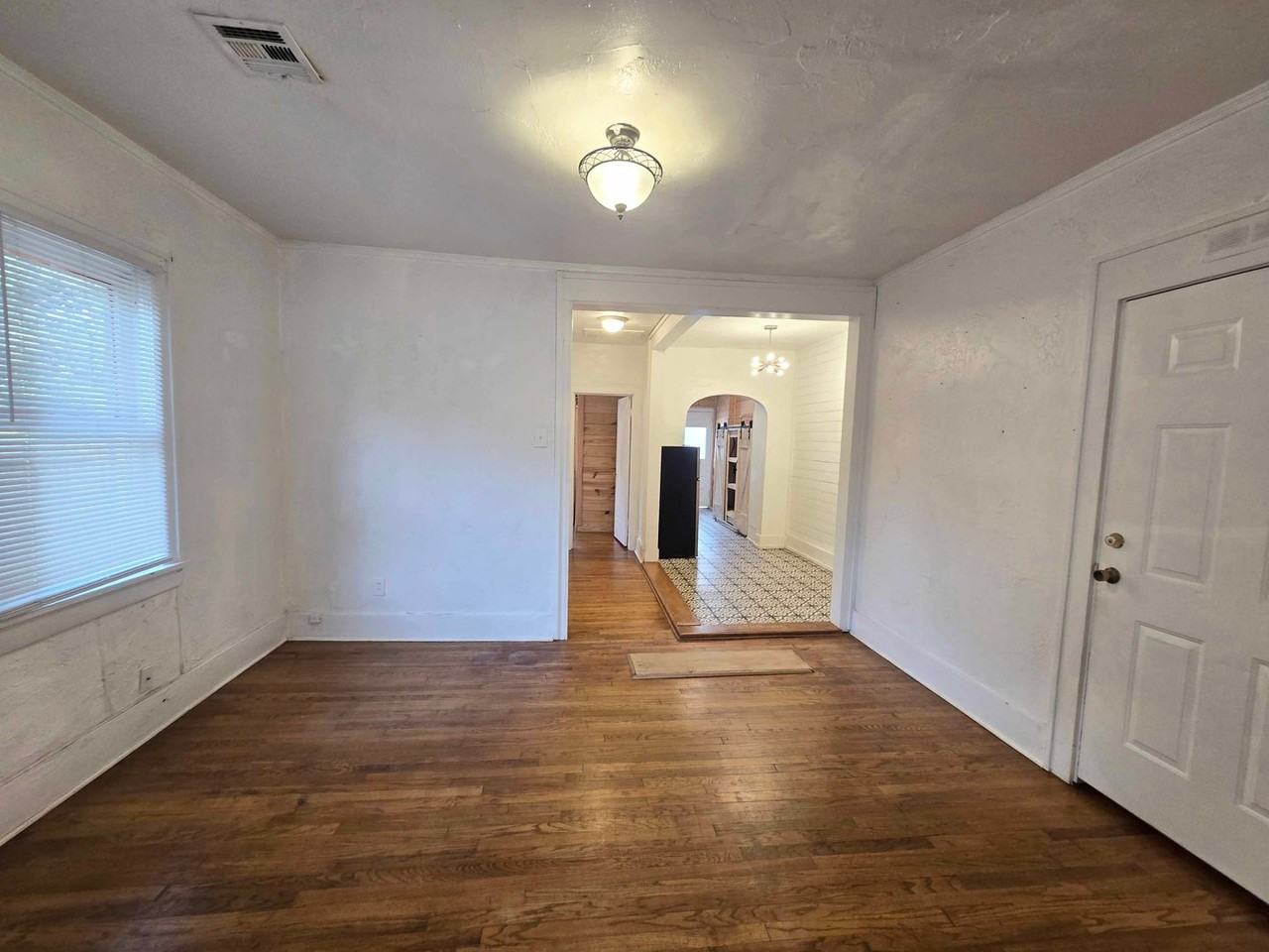 2203 N Barnes Ave - Photo 4 of 16