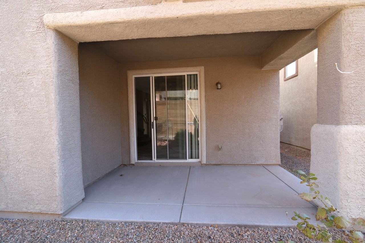 8947 College Green St - Photo 2 of 17